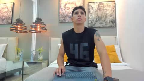 Snapshot of kieran_derek chatting on 11-25-25, 12:43 Kieran Derek online show from 11-25-25, 12:43