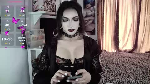 Snapshot of kiiller_queen chatting on 12-02-25, 04:46 kenny online show from 12-02-25, 04:46