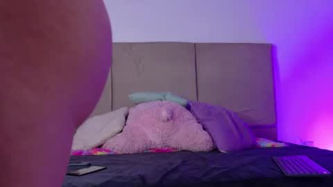 KIM COOPER online show from 06-18-26, 10:41
