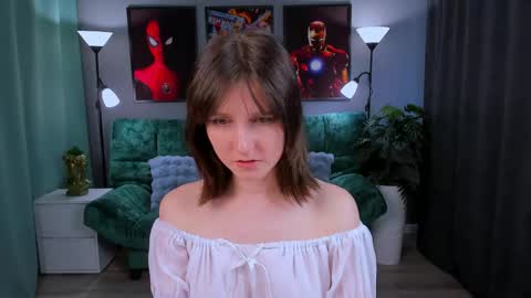 Kika online show from 04-17-26, 02:53