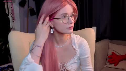 kiki_blue_eyes online show from 01-11-26, 04:17