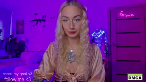 Snapshot of kiki_cute__ chatting on 10-16-25, 10:05 Kiki online show from 10-16-25, 10:05