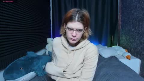 Snapshot of kiki_krash chatting on 02-15-25, 10:11 Kiki online show from 02-15-25, 10:11