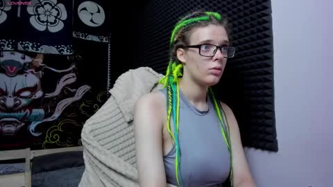 Snapshot of kiki_krash chatting on 09-16-25, 10:38 Kiki online show from 09-16-25, 10:38