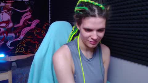 Snapshot of kiki_krash chatting on 11-04-25, 09:52 Kiki online show from 11-04-25, 09:52