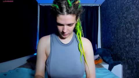 Snapshot of kiki_krash chatting on 11-06-25, 11:44 Kiki online show from 11-06-25, 11:44