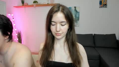 Snapshot of kiki_mcflurry chatting on 09-29-25, 08:46 PavelPolly online show from 09-29-25, 08:46