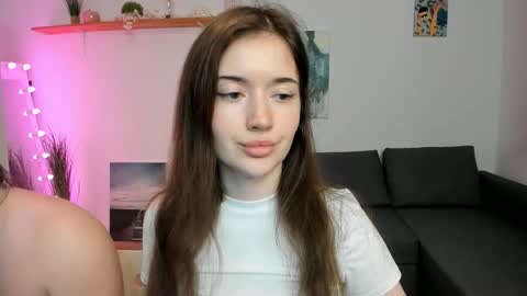 Snapshot of kiki_mcflurry chatting on 10-19-25, 12:00 PavelPolly online show from 10-19-25, 12:00