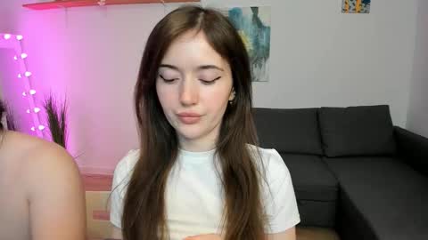 Snapshot of kiki_mcflurry chatting on 10-24-25, 07:54 PavelPolly online show from 10-24-25, 07:54