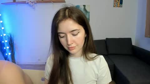 Snapshot of kiki_mcflurry chatting on 12-14-25, 08:57 PavelPolly online show from 12-14-25, 08:57