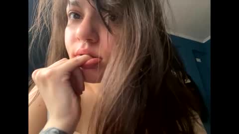 kikilove15 online show from 05-01-26, 05:17