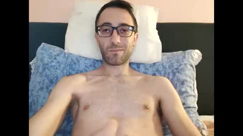 Snapshot of killua1993 chatting on 09-23-25, 10:18 kingstoned online show from 09-23-25, 10:18