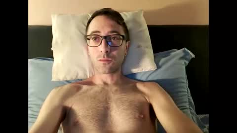 Snapshot of killua1993 chatting on 10-01-25, 04:24 kingstoned online show from 10-01-25, 04:24