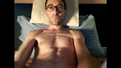 Snapshot of killua1993 chatting on 10-03-25, 01:52 kingstoned online show from 10-03-25, 01:52