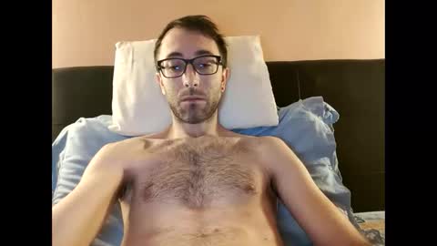 Snapshot of killua1993 chatting on 10-20-25, 07:53 kingstoned online show from 10-20-25, 07:53