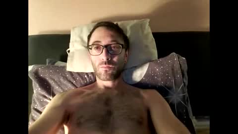 Snapshot of killua1993 chatting on 11-09-25, 06:06 kingstoned online show from 11-09-25, 06:06