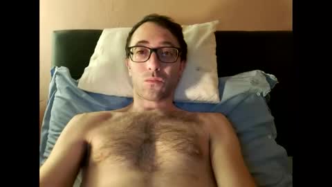 Snapshot of killua1993 chatting on 11-12-25, 06:36 kingstoned online show from 11-12-25, 06:36