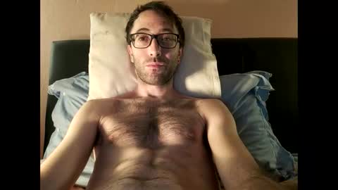 Snapshot of killua1993 chatting on 11-18-25, 04:28 kingstoned online show from 11-18-25, 04:28