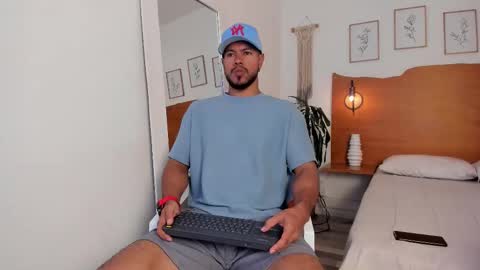 Snapshot of killua_zagarra_ chatting on 10-09-25, 09:57 Kilua Muscle guy online show from 10-09-25, 09:57