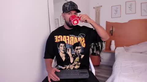 Snapshot of killua_zagarra_ chatting on 10-16-25, 09:38 Kilua Muscle guy online show from 10-16-25, 09:38