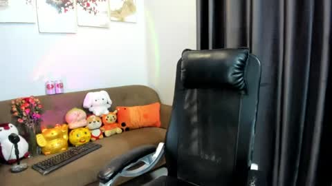 Kim online show from 06-04-26, 06:08