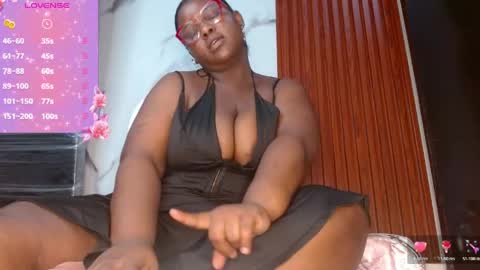 Snapshot of kim_brown2 chatting on 05-01-26, 02:38 Kim Follow me please online show from 05-01-26, 02:38