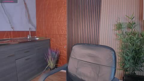 Kim online show from 01-11-25, 11:02