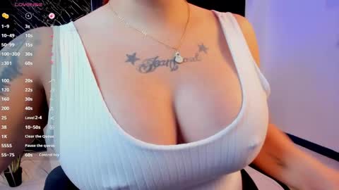 Snapshot of kim_brown_ chatting on 04-18-26, 12:20 Kim online show from 04-18-26, 12:20