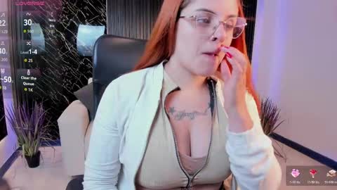 Snapshot of kim_brown_ chatting on 05-21-26, 11:28 Kim online show from 05-21-26, 11:28