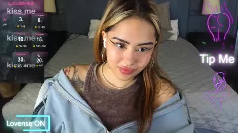 Kim online show from 11-19-25, 07:14