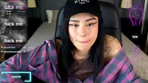 Kim online show from 12-20-25, 09:22