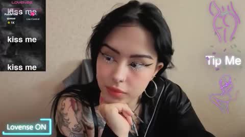 Kim online show from 02-25-26, 01:43