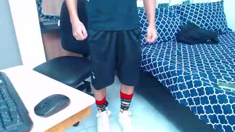 Snapshot of kim_curly_ chatting on 11-20-25, 03:01 KIM online show from 11-20-25, 03:01