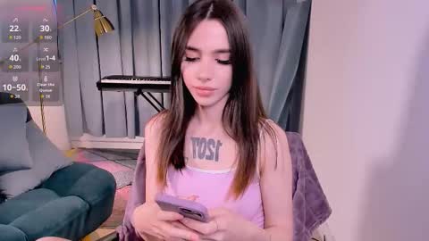 Snapshot of kim_lyn chatting on 10-01-25, 05:24 KIM online show from 10-01-25, 05:24