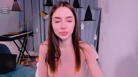 Snapshot of kim_lyn chatting on 10-19-25, 06:03 KIM online show from 10-19-25, 06:03