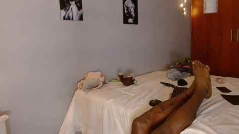 Snapshot of kimandyuk chatting on 12-10-24, 01:43 Kim Yuk online show from 12-10-24, 01:43