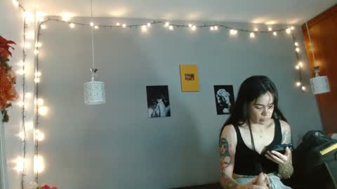 Snapshot of kimandyuk chatting on 12-11-24, 07:03 Kim Yuk online show from 12-11-24, 07:03