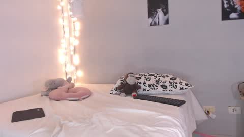 Snapshot of kimandyuk chatting on 12-14-24, 10:28 Kim Yuk online show from 12-14-24, 10:28