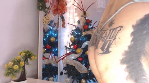 Snapshot of kimandyuk chatting on 12-27-24, 01:53 Kim Yuk online show from 12-27-24, 01:53