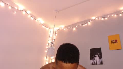 Snapshot of kimandyuk chatting on 01-03-25, 10:19 Kim Yuk online show from 01-03-25, 10:19