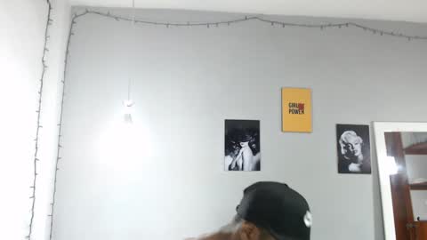 Snapshot of kimandyuk chatting on 01-11-25, 05:29 Kim Yuk online show from 01-11-25, 05:29