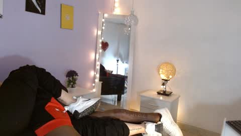 Snapshot of kimandyuk chatting on 01-21-25, 08:32 Kim Yuk online show from 01-21-25, 08:32