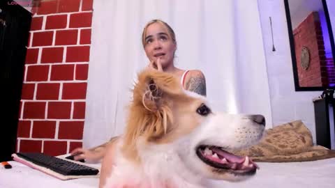 Snapshot of kimandyuk chatting on 11-10-25, 12:42 Kim Yuk online show from 11-10-25, 12:42