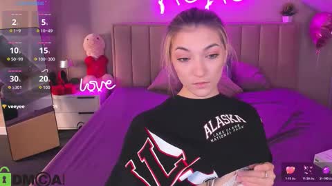 Snapshot of kimberlly_smith chatting on 02-28-26, 12:00 kimberlly_smith online show from 02-28-26, 12:00