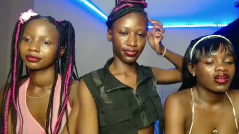 Kimberly online show from 11-22-25, 04:28