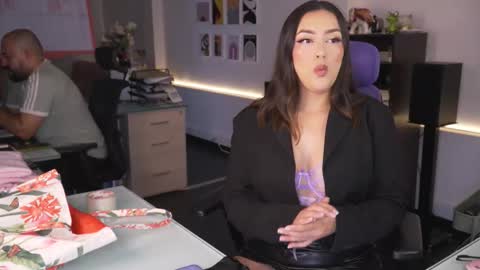 Kimberly 1200-1900 GMT-5 online show from 02-22-26, 05:00