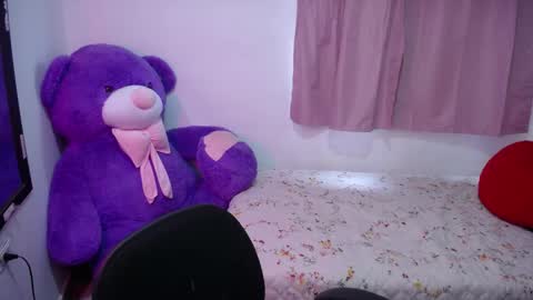 Kim online show from 09-12-25, 12:27