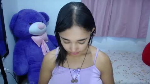 Snapshot of kimberly_slim chatting on 09-22-25, 12:29 Kim online show from 09-22-25, 12:29