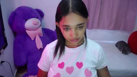 Snapshot of kimberly_slim chatting on 11-11-25, 12:49 Kim online show from 11-11-25, 12:49