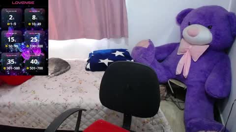 Snapshot of kimberly_slim chatting on 04-24-26, 08:33 Kim online show from 04-24-26, 08:33